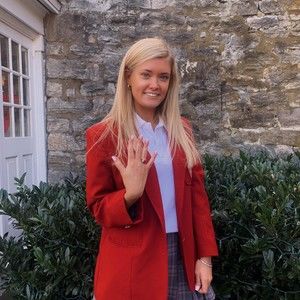 Meet your Posher, Carly